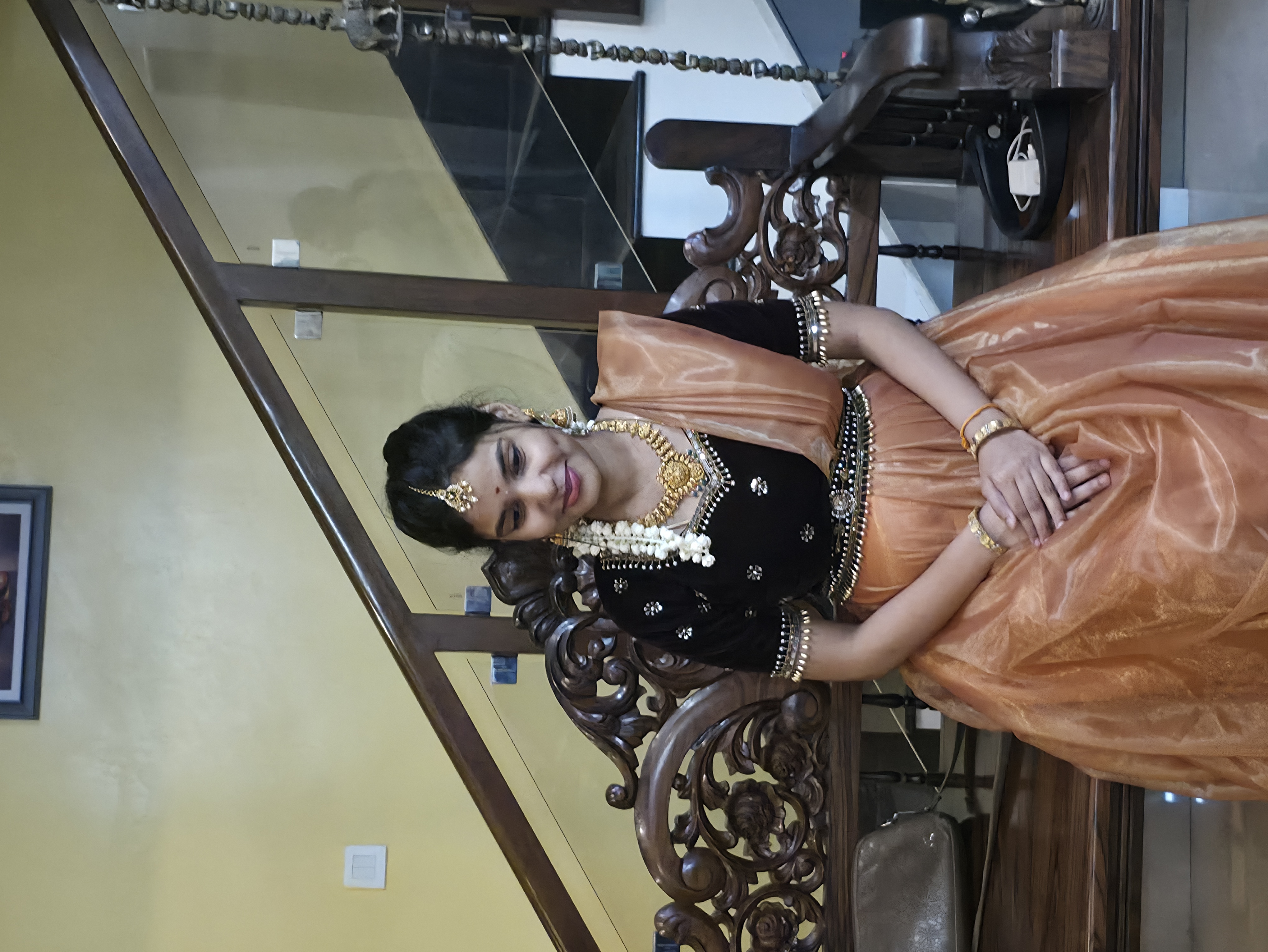 Soft tissue drape gown with hanging